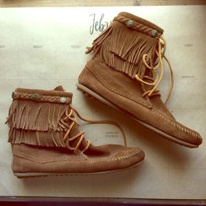 Minnetonka leather Double Fringe Tramper boot SZ 8